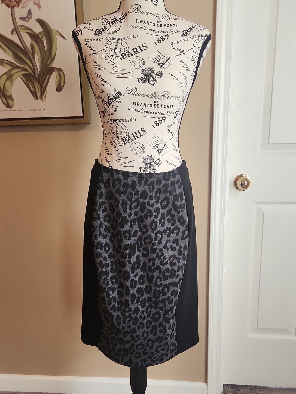 Chico's Black and Gray Leopard-Print Pencil Skirt